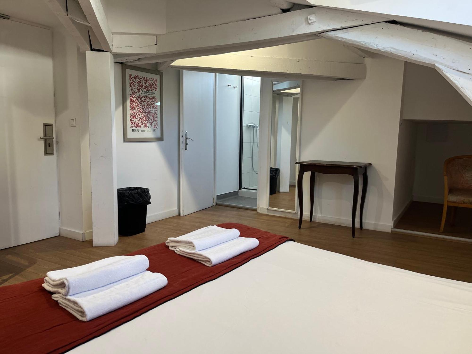 Hostel 20 Bayonne Buitenkant foto